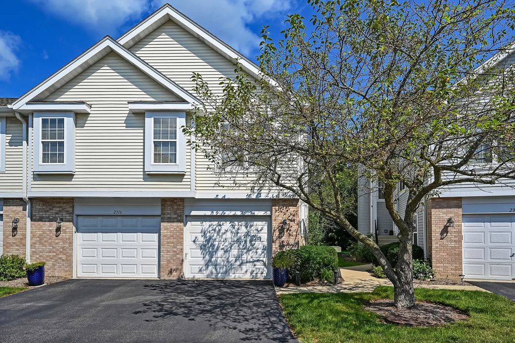 2316 Chasewood Drive, Downers Grove