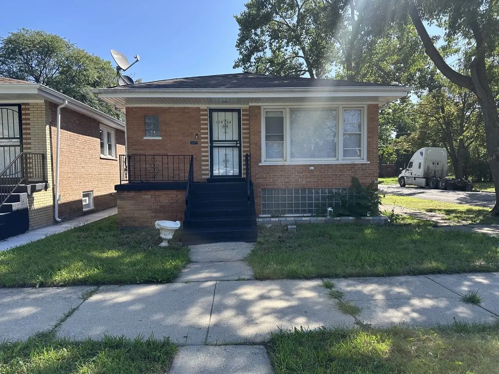 11959 S Prairie Avenue, Chicago, 60628