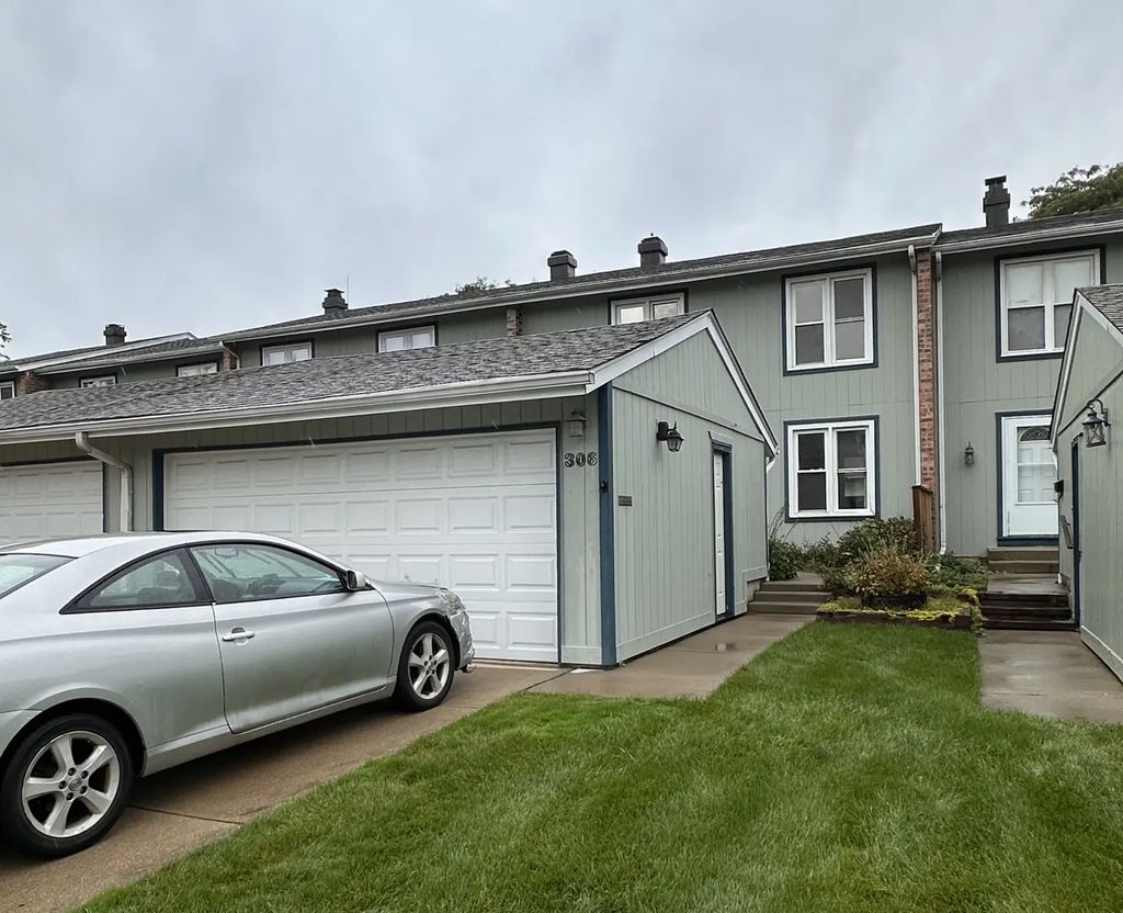 306 Colony Green Drive, Bloomingdale