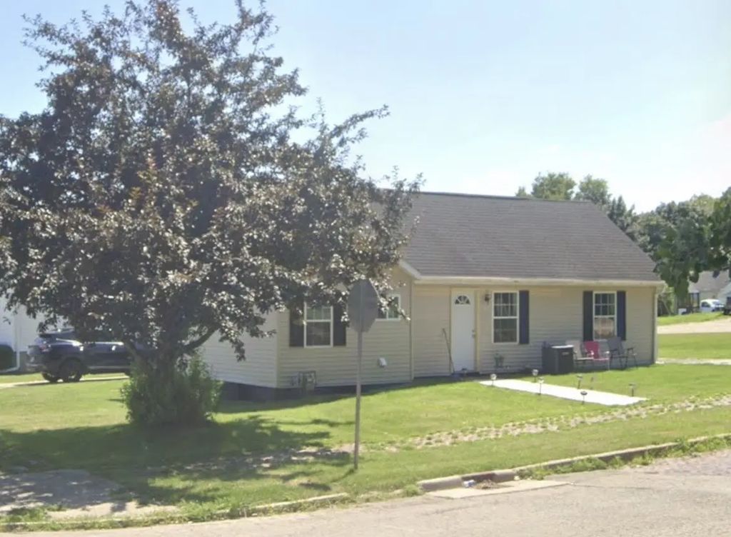 561 Laharpe Street, Lasalle