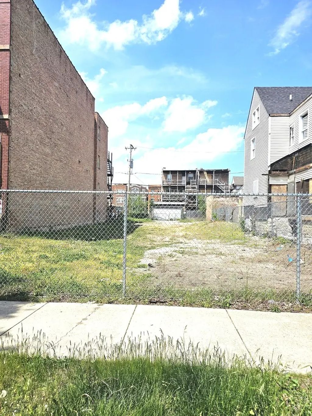 1524 E Marquette Road, Chicago