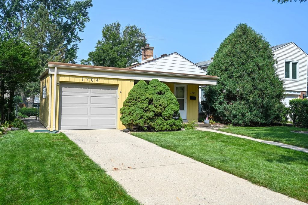 1704 S Washington Avenue, Park Ridge