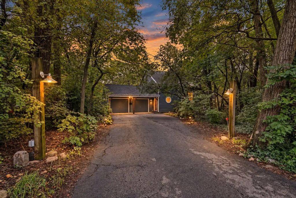 802 La Sell Drive, Champaign