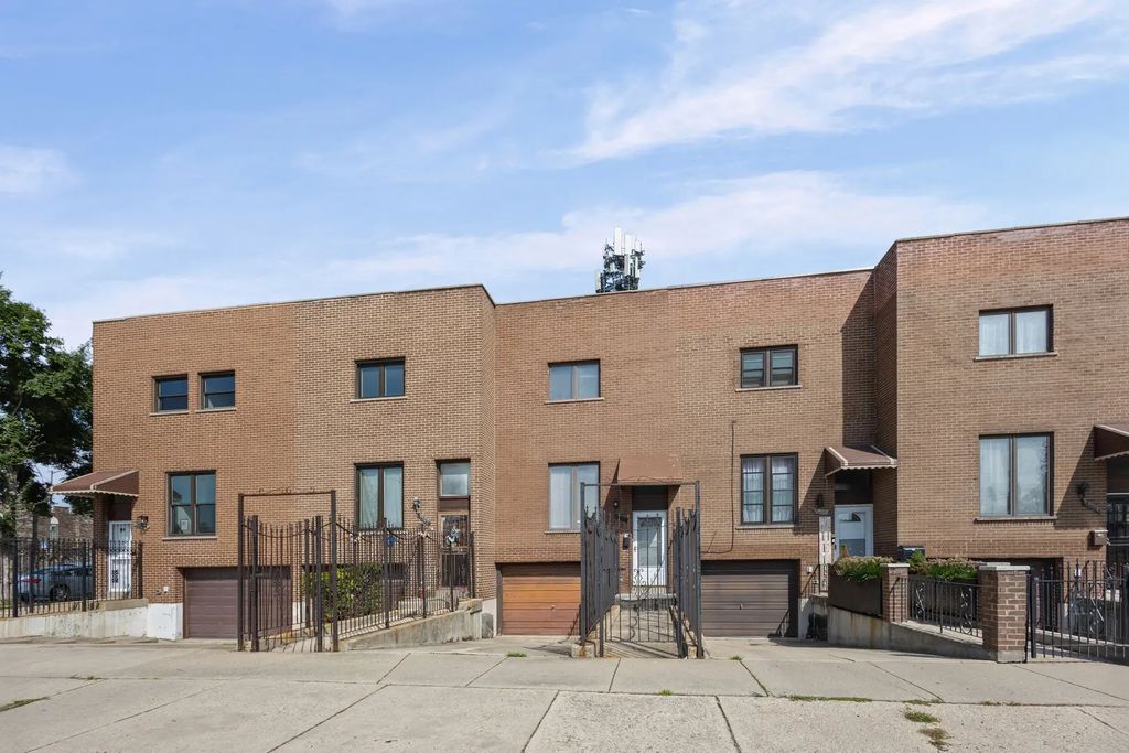 9505 S Racine Avenue, Chicago, 60643