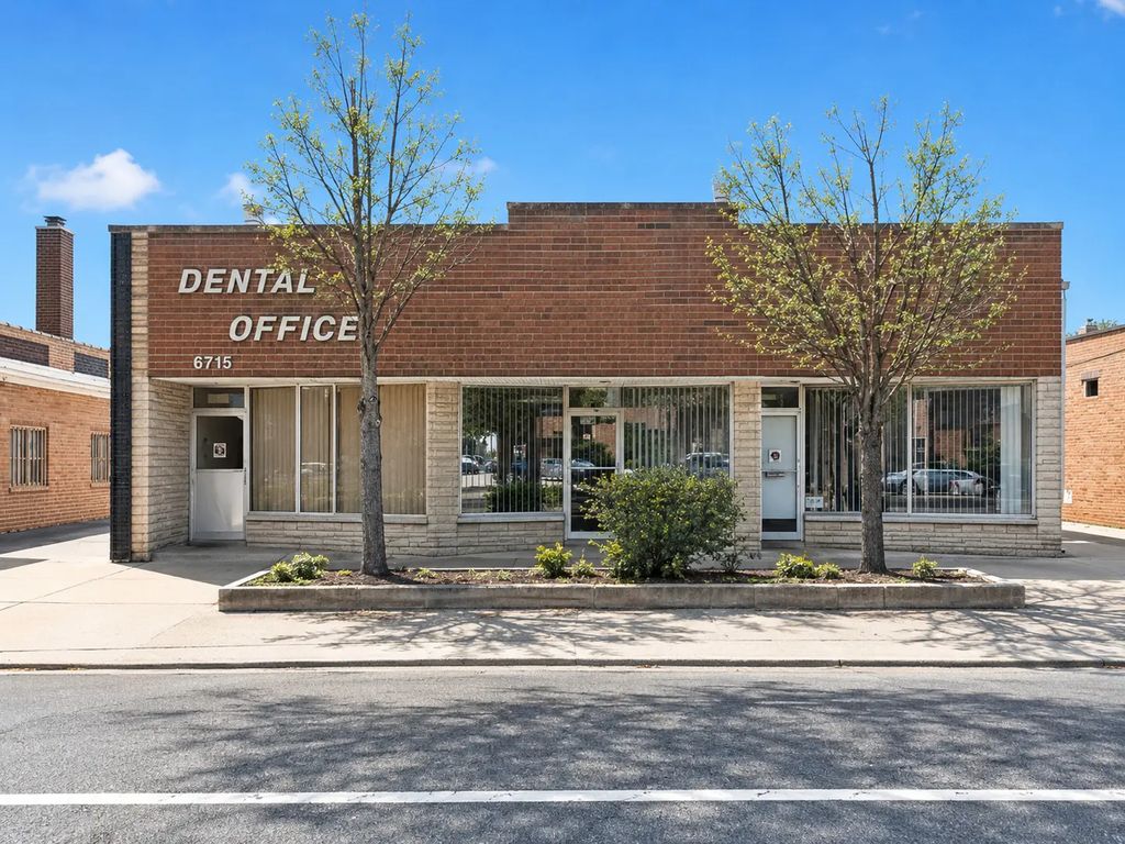 6316 N Cicero Avenue, Chicago
