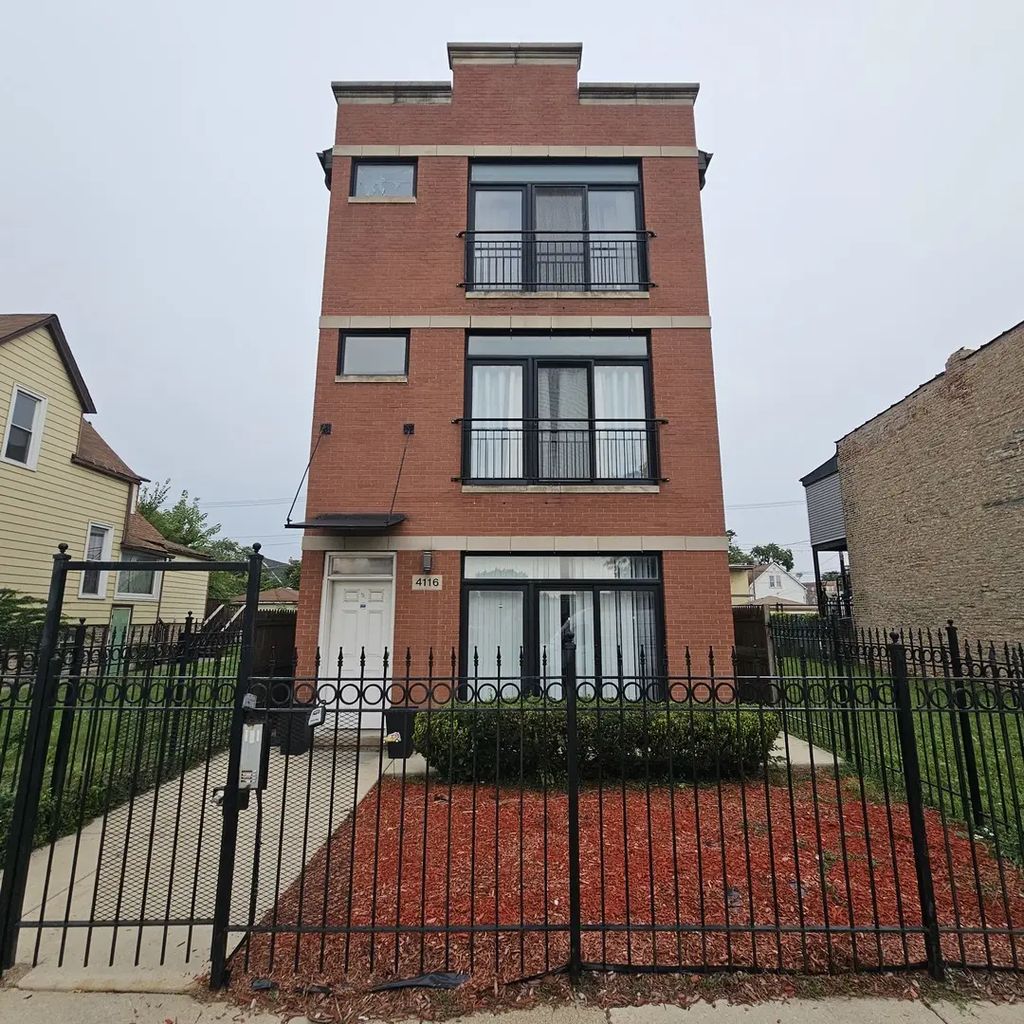 4116 W Congress Parkway 2, Chicago