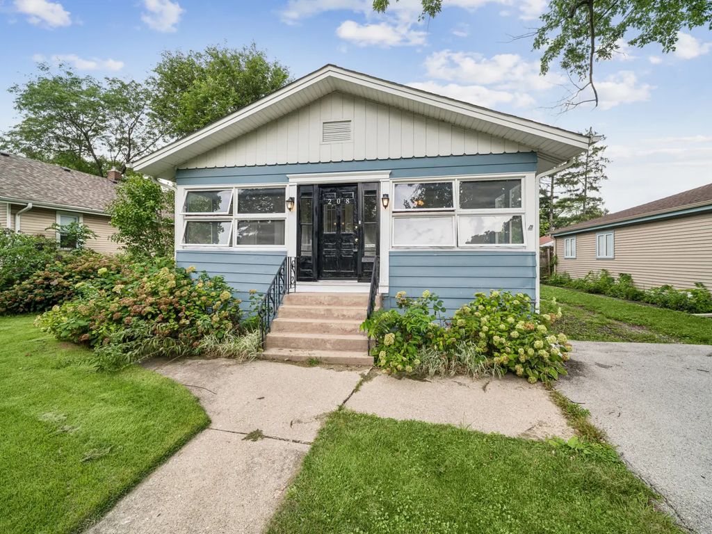 208 N Grant Street, Westmont