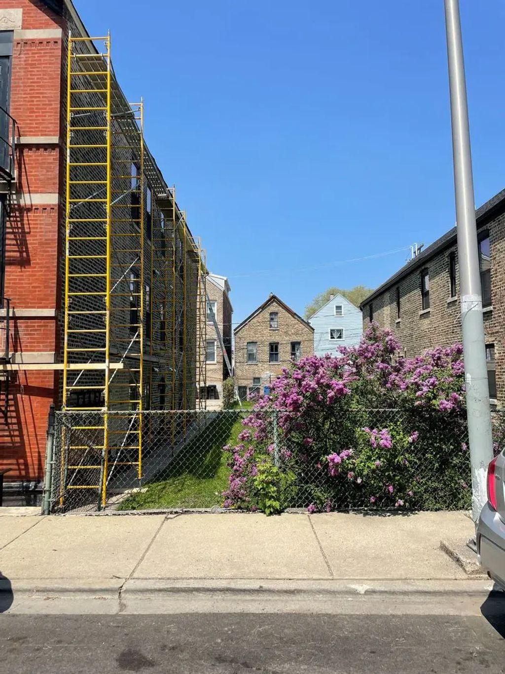 924 W 32nd Place, Chicago