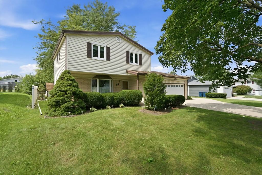 524 Hingham Lane, Schaumburg