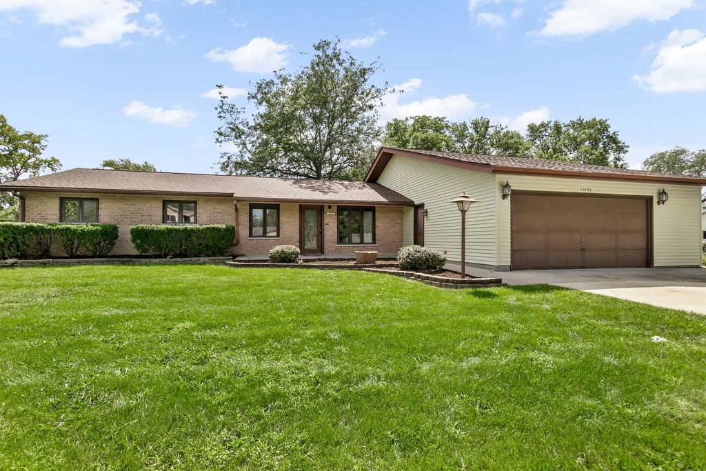 16400 Sherwood Drive, Orland Park
