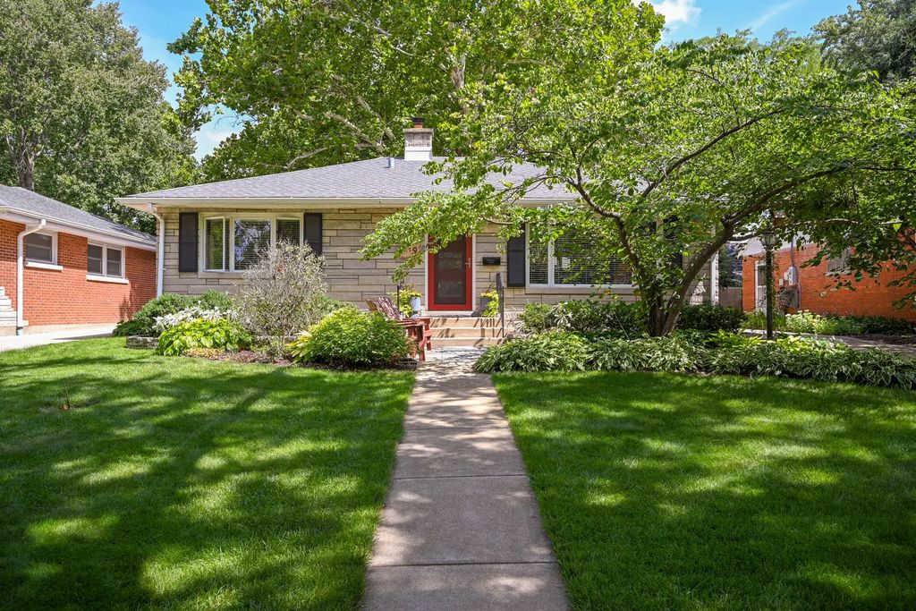 519 Byron Court, Wheaton