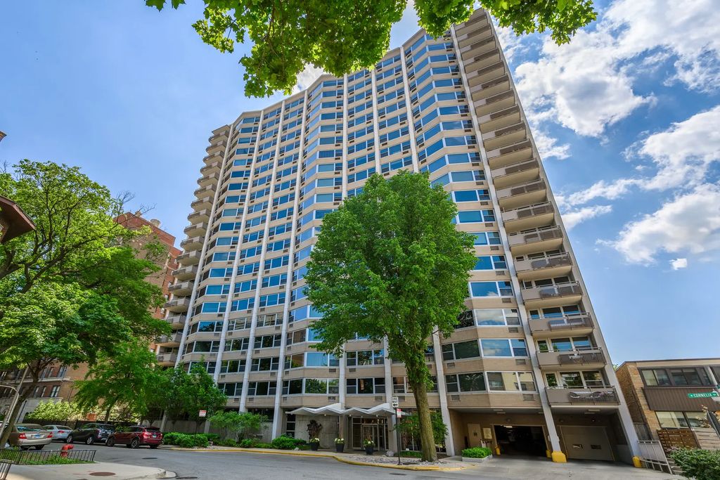 555 W Cornelia Avenue 403, Chicago, 60657