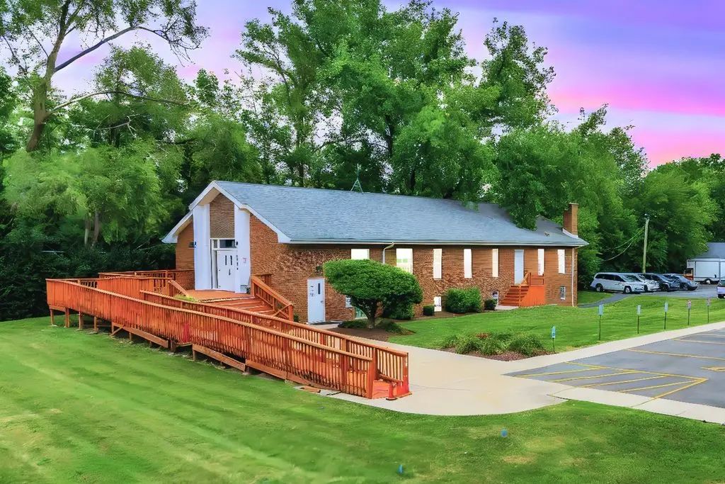1352 N Cedar Road, New Lenox