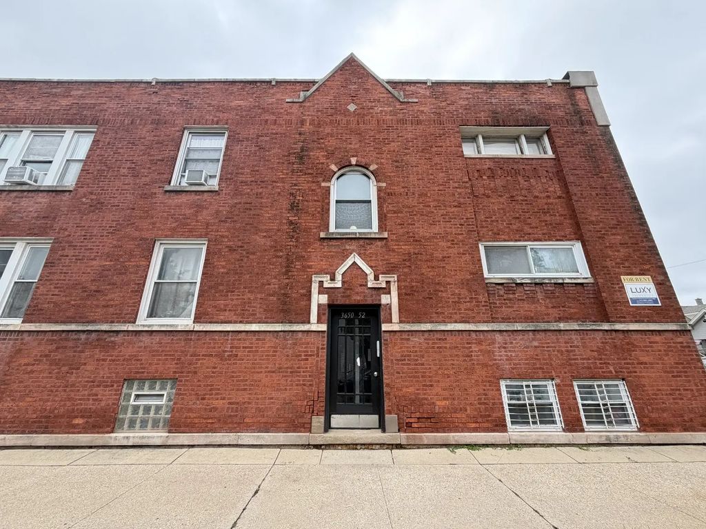 3652 N Kilpatrick Avenue 2, Chicago