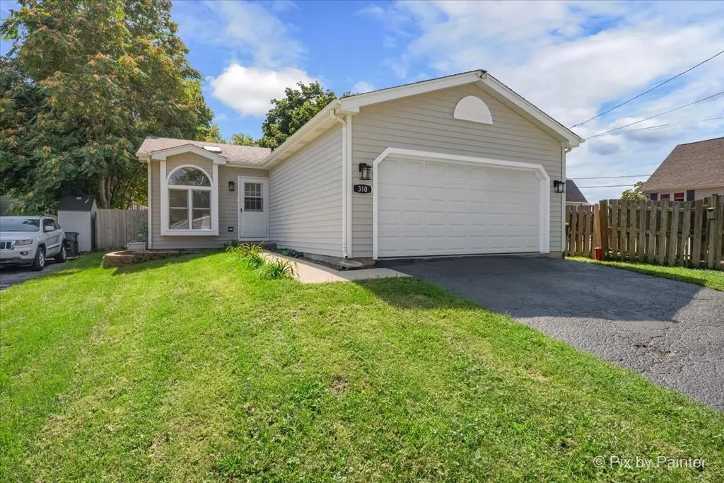 310 Lily Lane, Lakemoor