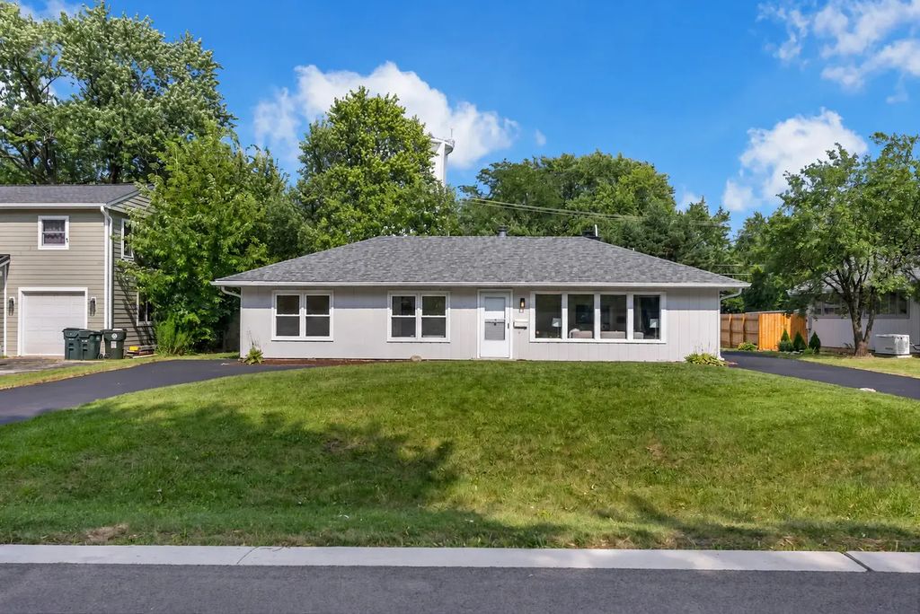 727 Skyline Drive, Barrington