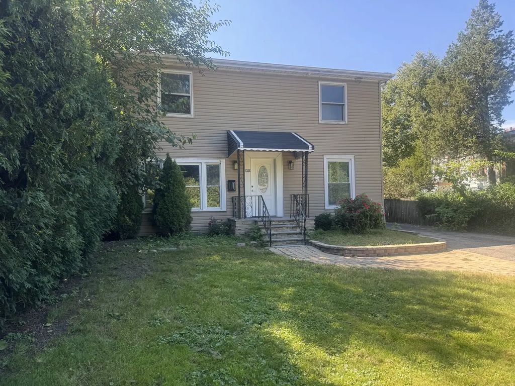 1336 Fowler Avenue, Evanston
