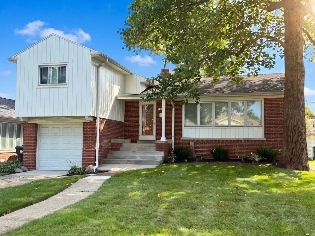 1905 S Fairview Avenue, Park Ridge