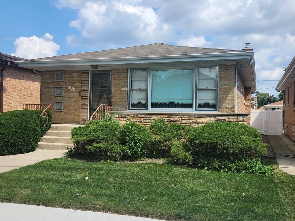 1941 N 75th Avenue, Elmwood Park
