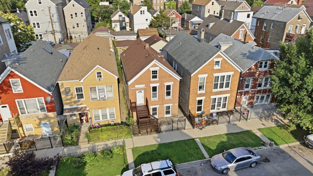 2333 S Whipple Street, Chicago