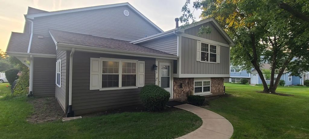 1620 Timber Trail 1620, Wheaton