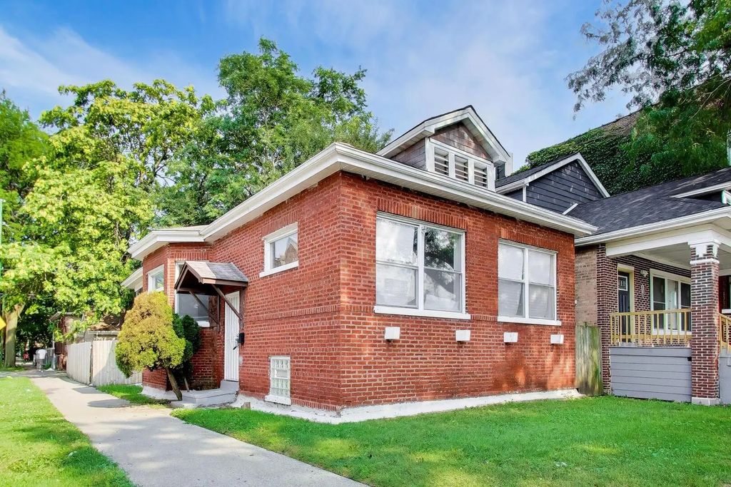 8301 S Maryland Avenue, Chicago