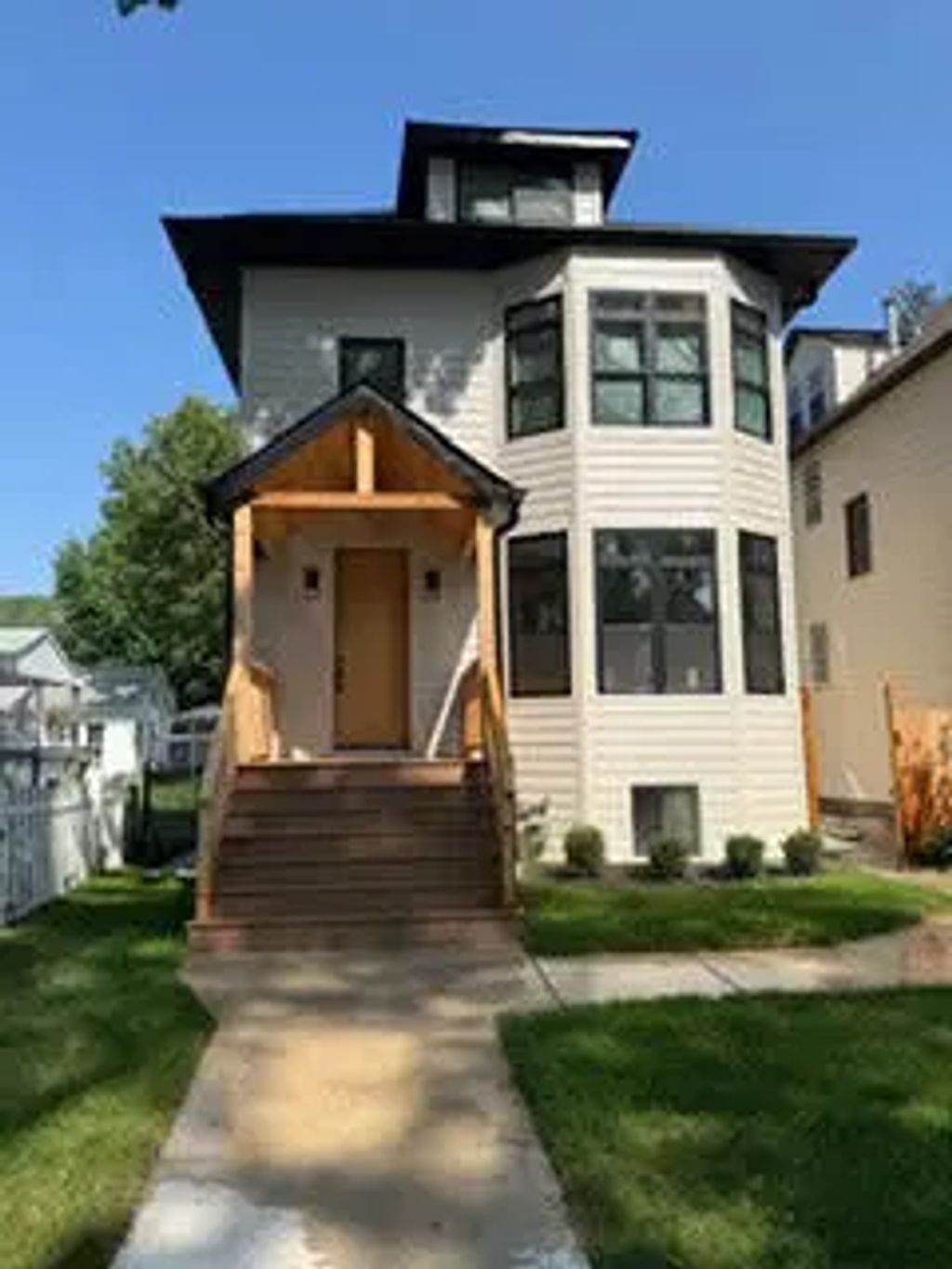 3841 N Kenneth Avenue, Chicago, 60641