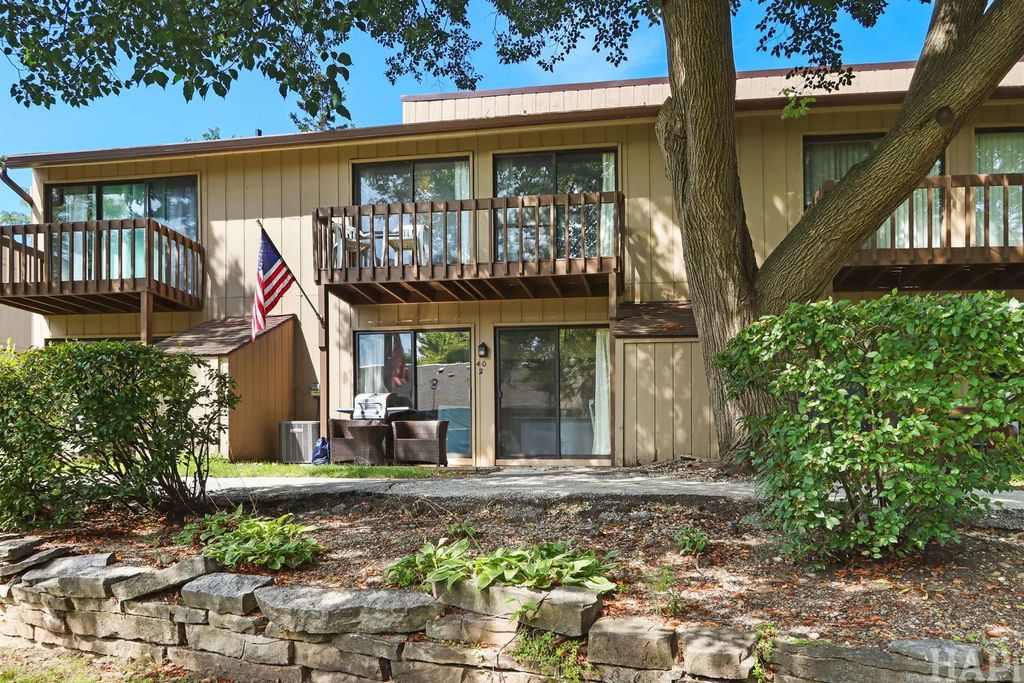 40 Bermuda Colony 2, Fox Lake