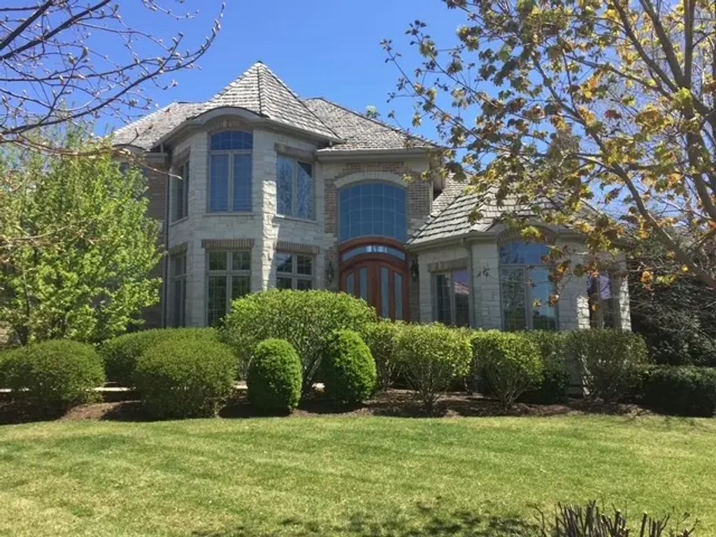 7229 Roxbury Court, Long Grove