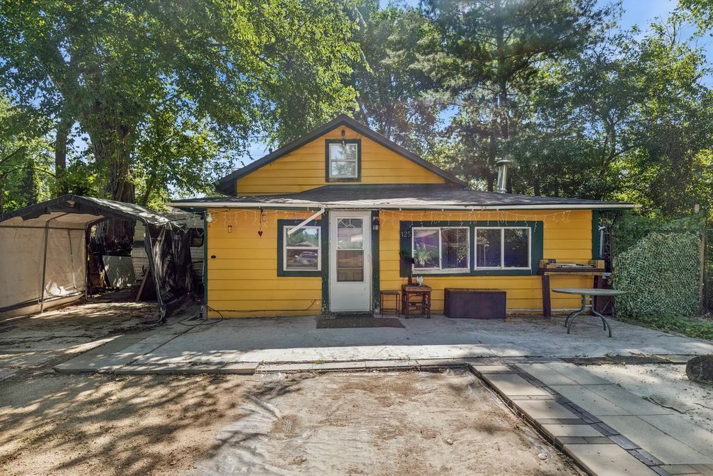 125 Sunnyside Avenue, Crystal Lake