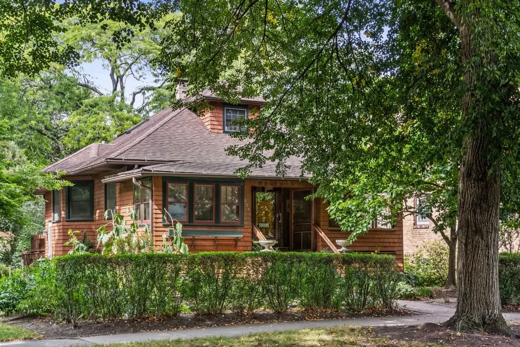 2330 Brown Avenue, Evanston