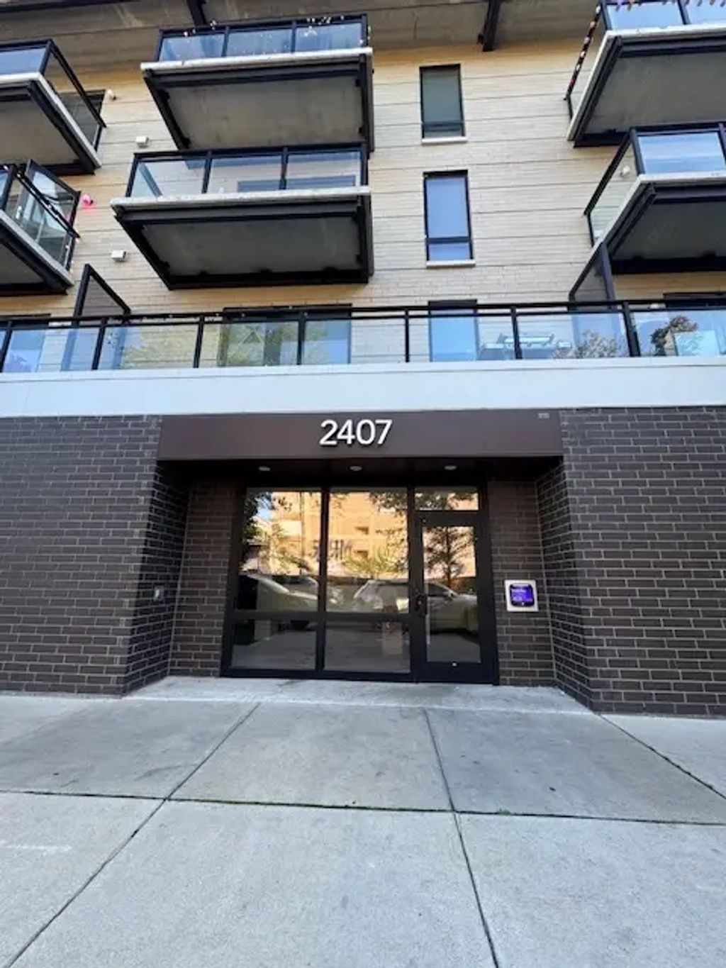 2407 W Eastwood Avenue 301, Chicago, 60625