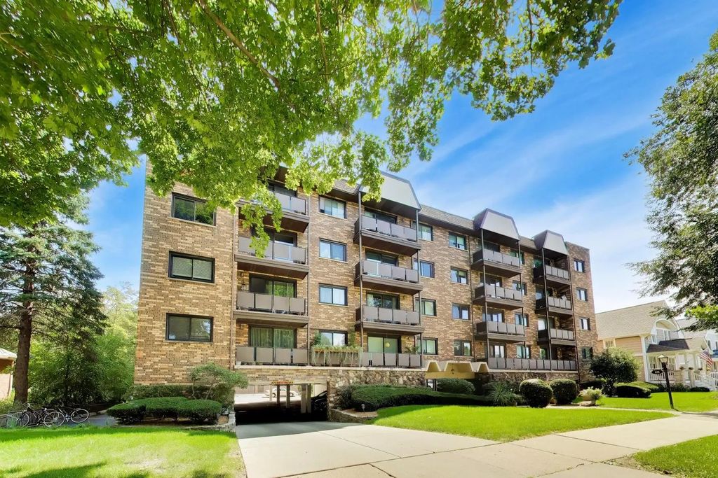 121 S Vail Avenue 406, Arlington Heights