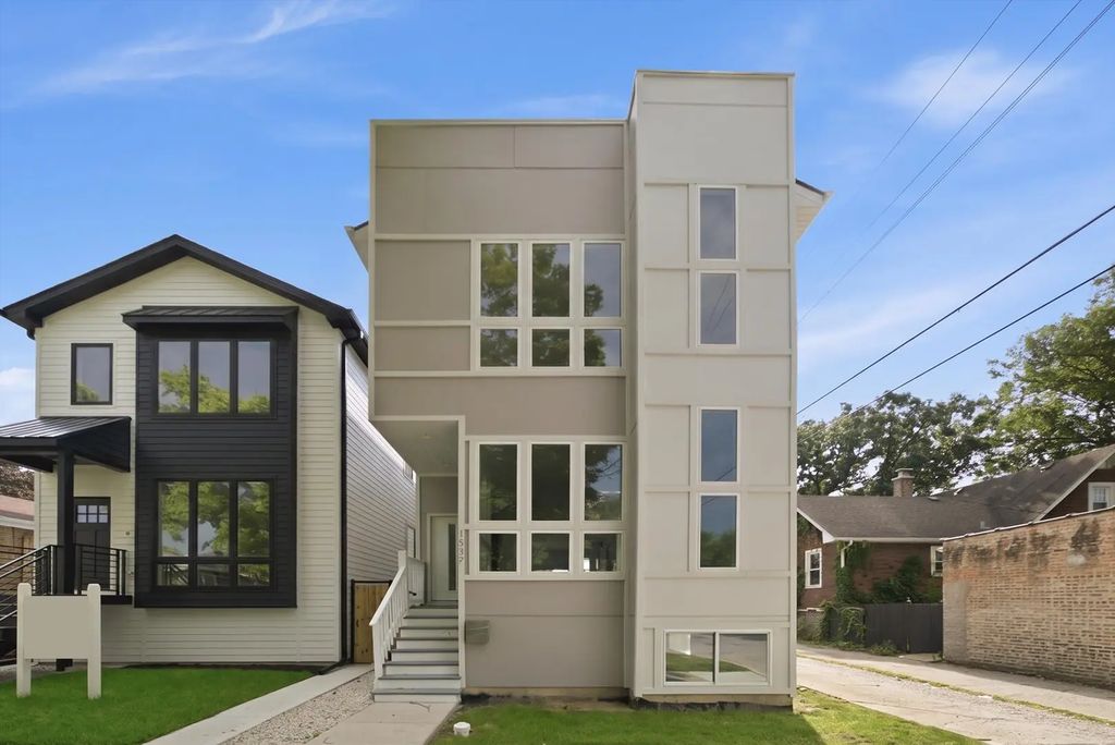 1537 Scoville Avenue, Berwyn