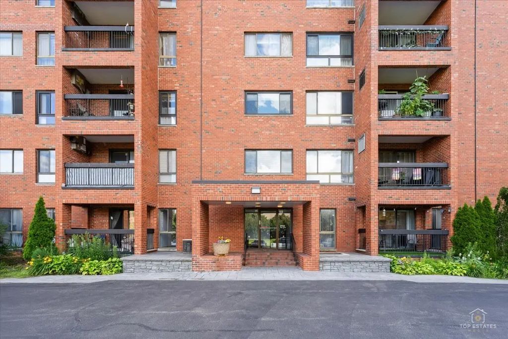 3700 Capri Court 104, Glenview, 60025