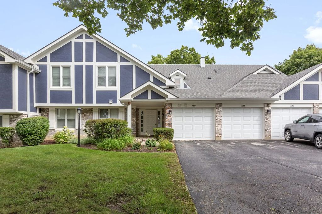 1255 Regency Court 1255, Vernon Hills