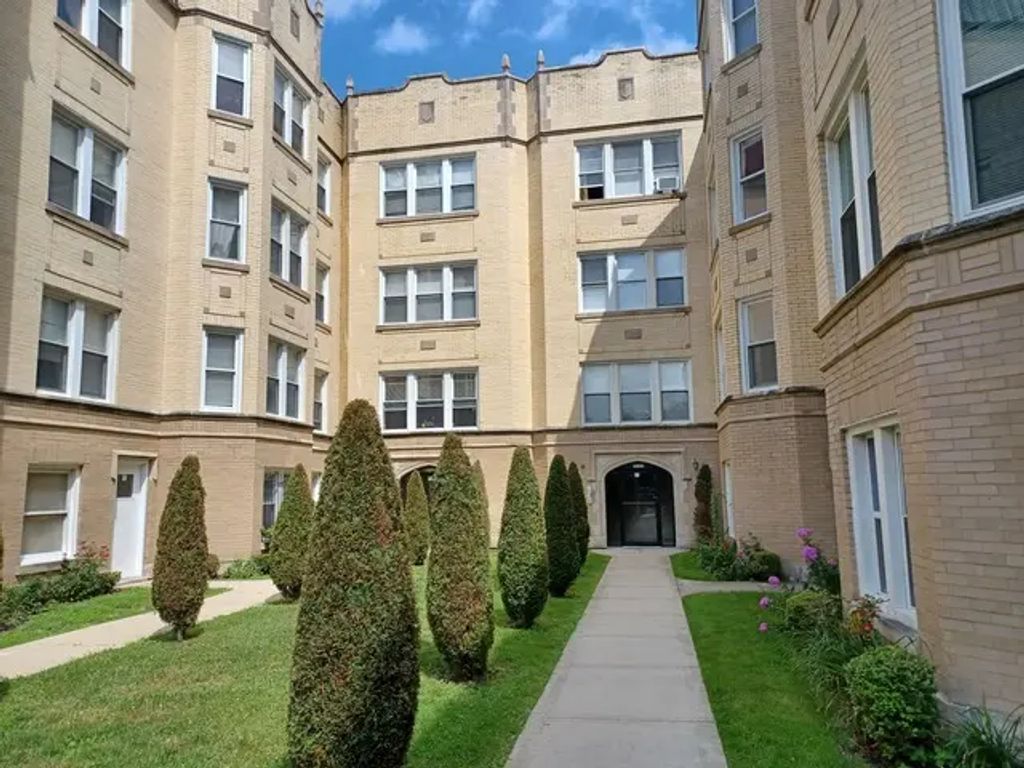 5731 N Kimball Avenue 2a, Chicago, 60659