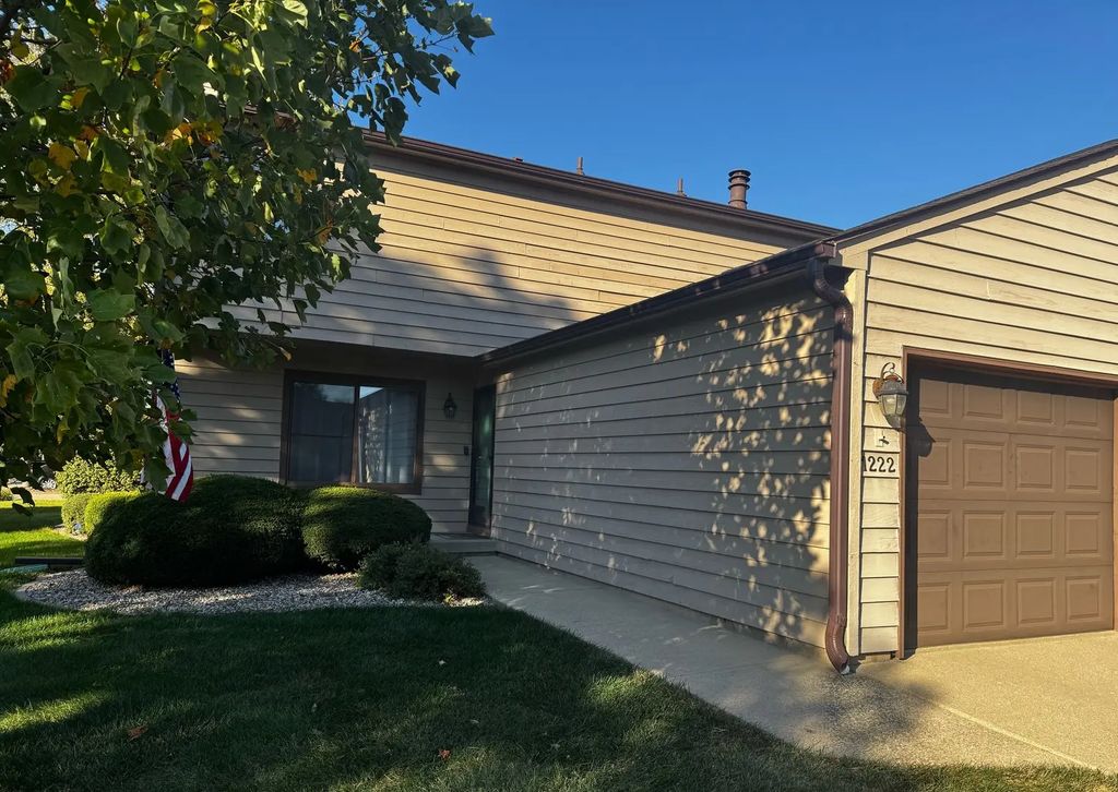 1222 Lancaster Drive 1222, Champaign