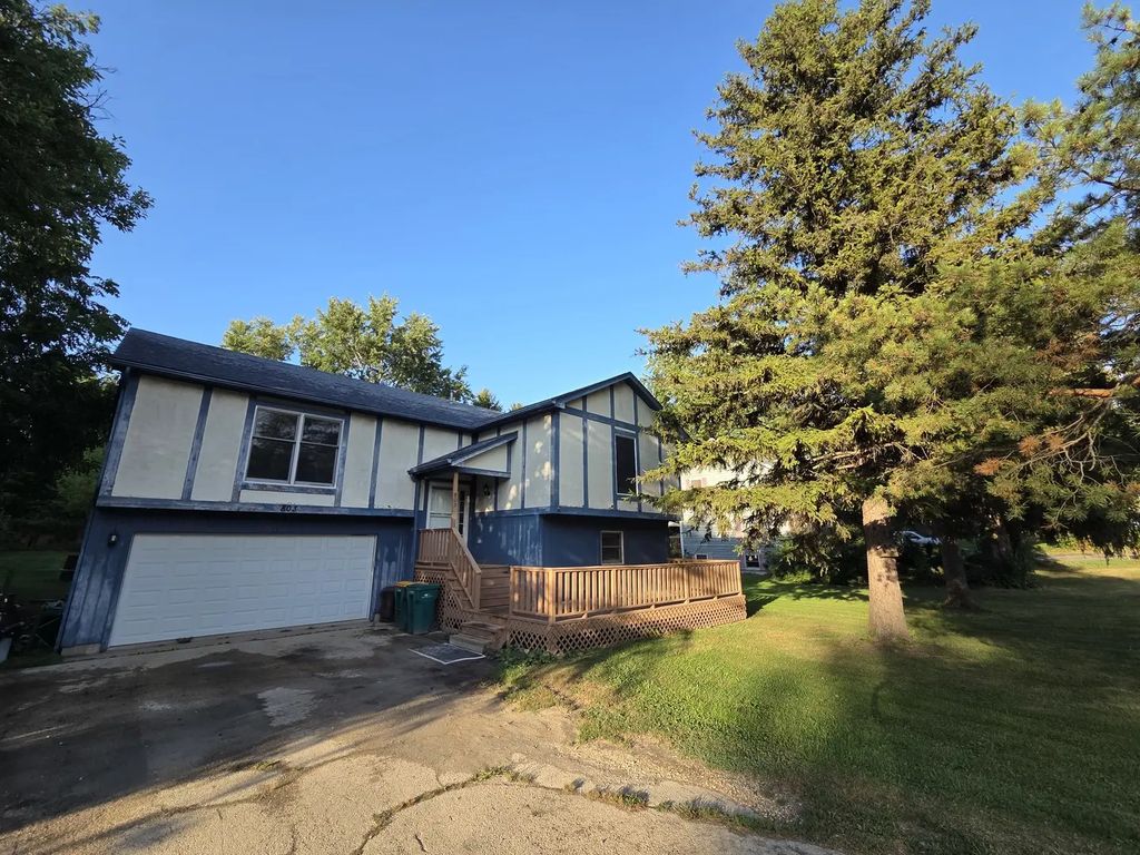 803 Main Street, Maple Park