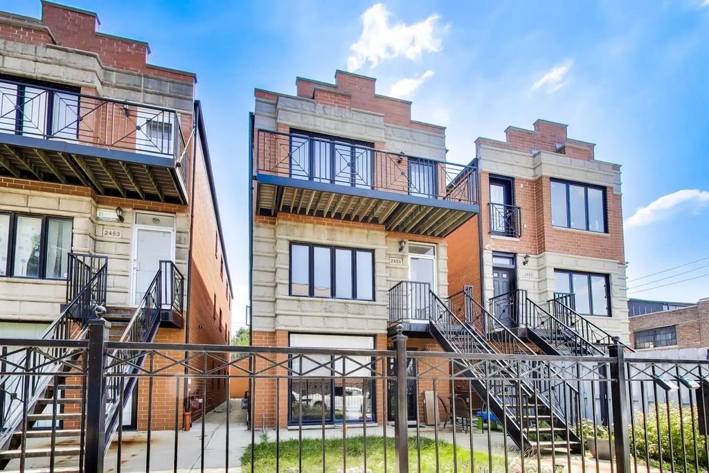 2455 W Arthington Street 2, Chicago, 60612