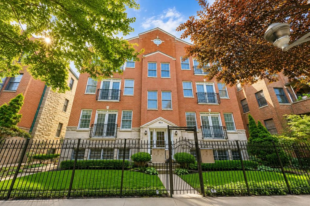 853 W Lakeside Place 1w, Chicago, 60640