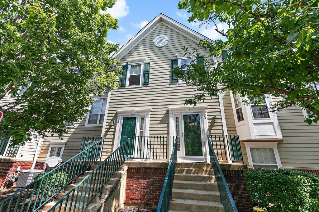 1095 Village Center Parkway 5, Aurora