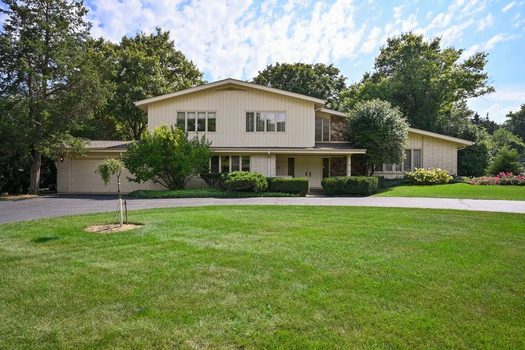 15 Croydon Lane, Oak Brook
