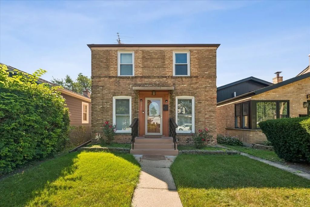 2312 Emerson Street, Evanston