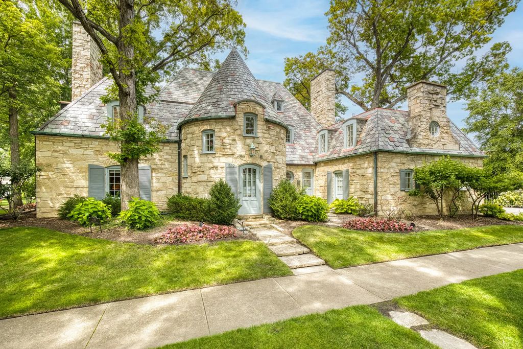 1339 Forest Avenue, River Forest