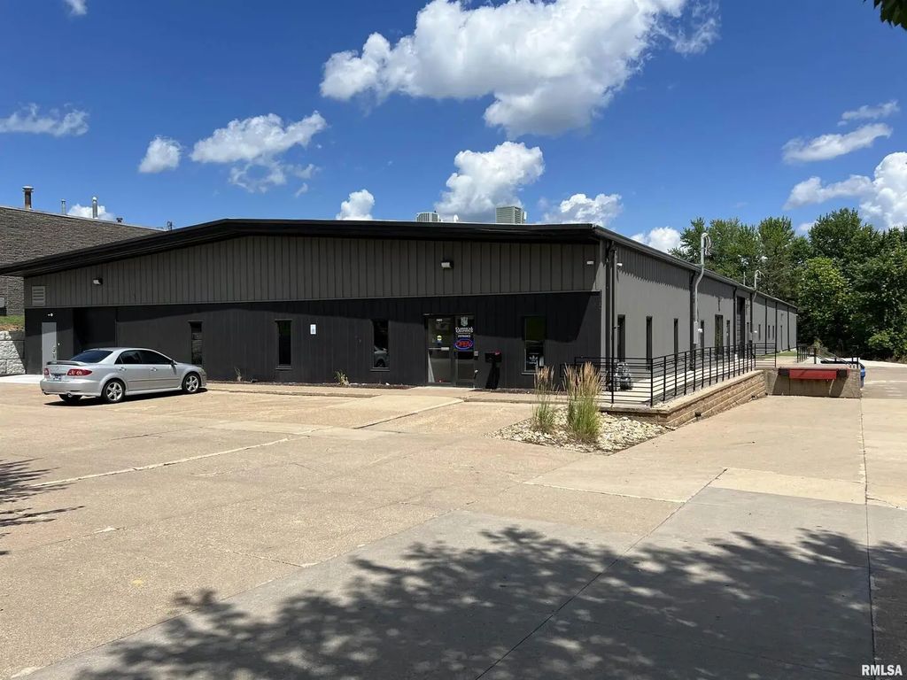 3805 Mississippi Avenue 1-2-3, Davenport