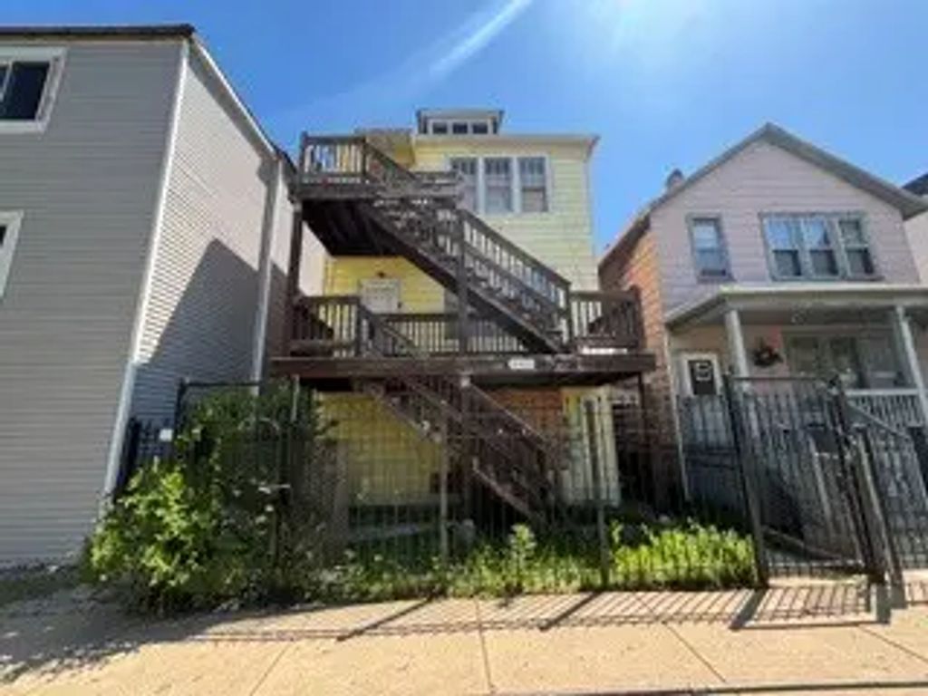 8919 S Escanaba Avenue, Chicago, 60617