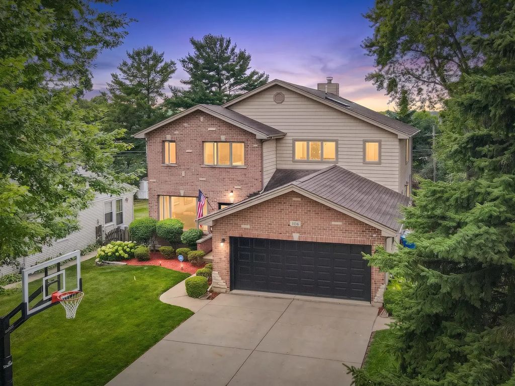 106 N Kenilworth Avenue, Mount Prospect