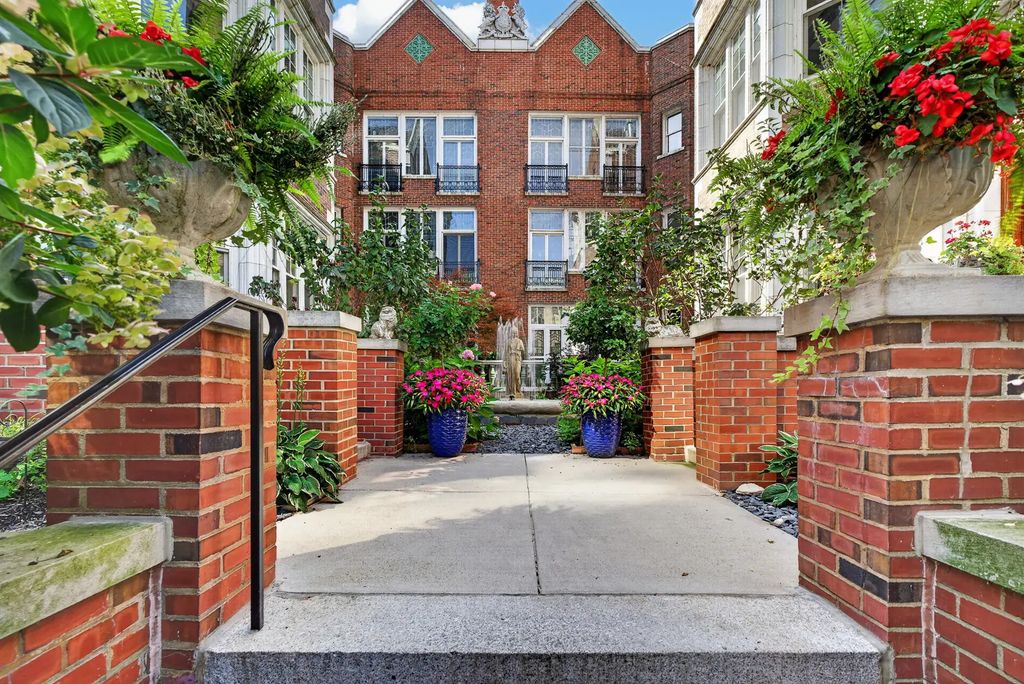 1031 W Bryn Mawr Avenue 2a, Chicago, 60626