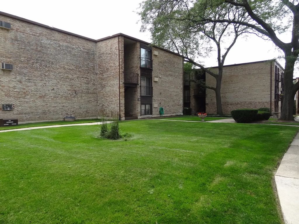 1950 Cherry Lane 315, Northbrook